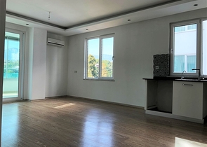 شقة ثلاث غرف نوم في ألانيا / كاستيل مطلة على النهر