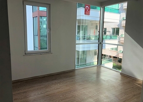 شقة ثلاث غرف نوم في ألانيا / كاستيل مطلة على النهر