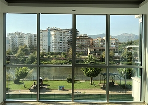 شقة ثلاث غرف نوم في ألانيا / كاستيل مطلة على النهر