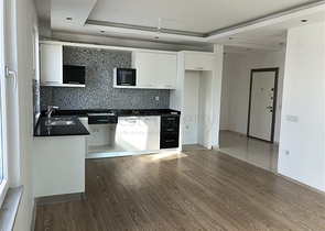 شقة ثلاث غرف نوم في ألانيا / كاستيل مطلة على النهر