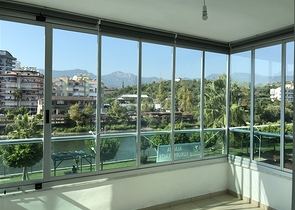 شقة ثلاث غرف نوم في ألانيا / كاستيل مطلة على النهر