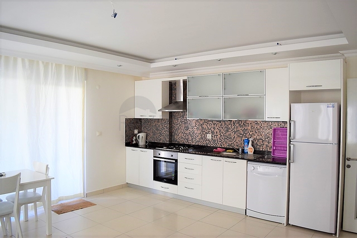 شقة غرفة وصالة مفروشة ضمن مجمع سكني في افسلار / الانيا 