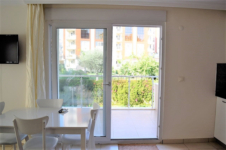 شقة غرفة وصالة مفروشة ضمن مجمع سكني في افسلار / الانيا 