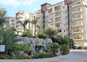 شقة غرفة وصالة مفروشة ضمن مجمع سكني في افسلار / الانيا 