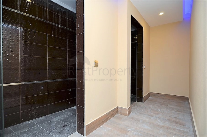 قصر فاخر باطلالة بحرية في الانيا 