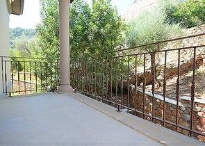 قصر فاخر باطلالة بحرية في الانيا 