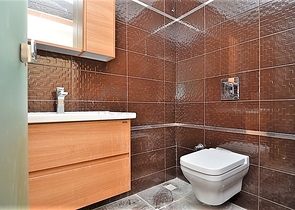 قصر فاخر باطلالة بحرية في الانيا 