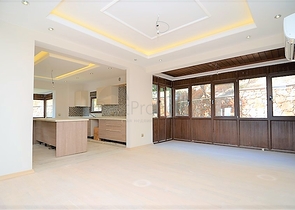 قصر فاخر باطلالة بحرية في الانيا 