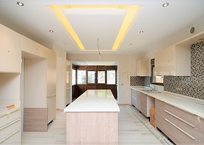 قصر فاخر باطلالة بحرية في الانيا 