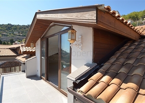 قصر فاخر باطلالة بحرية في الانيا 