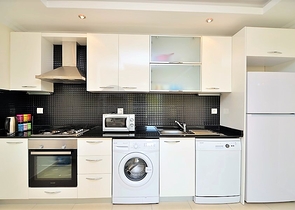 شقة مفروشة من تصميم غرفة وصالة ضمن مجمع خمس نجوم في الانيا منطقة افسلار 