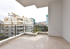 شقة غرفتين وصالة مفروشة ضمن مجمع سكني في شارع بارباروس - مهموتلار / الانيا 