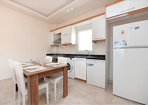 شقة غرفتين وصالة مفروشة ضمن مجمع سكني في شارع بارباروس - مهموتلار / الانيا 