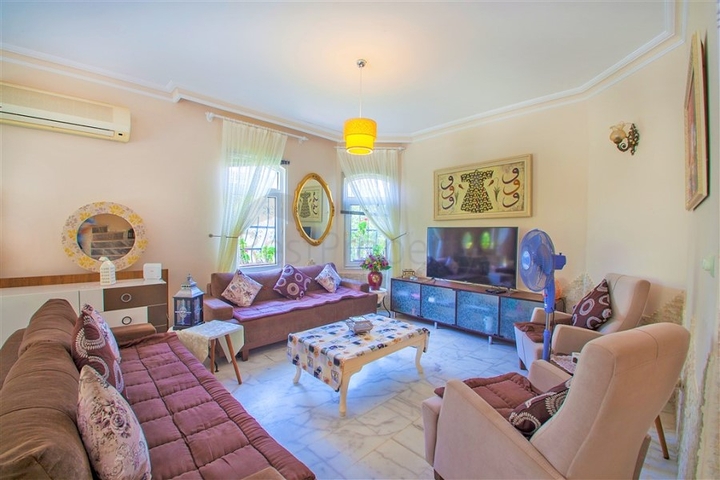 فيلا واسعة في الانيا بسعر ممتاز 