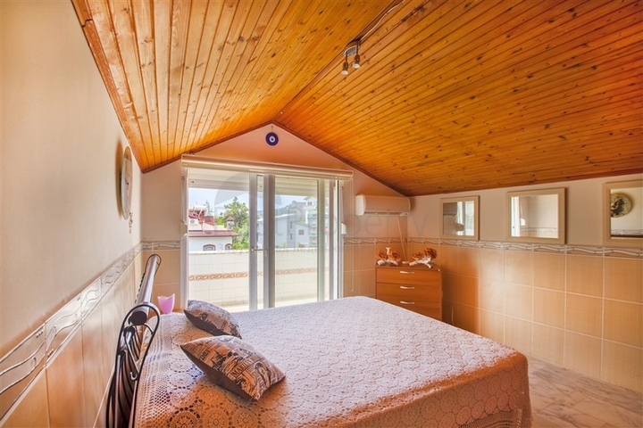 فيلا واسعة في الانيا بسعر ممتاز 