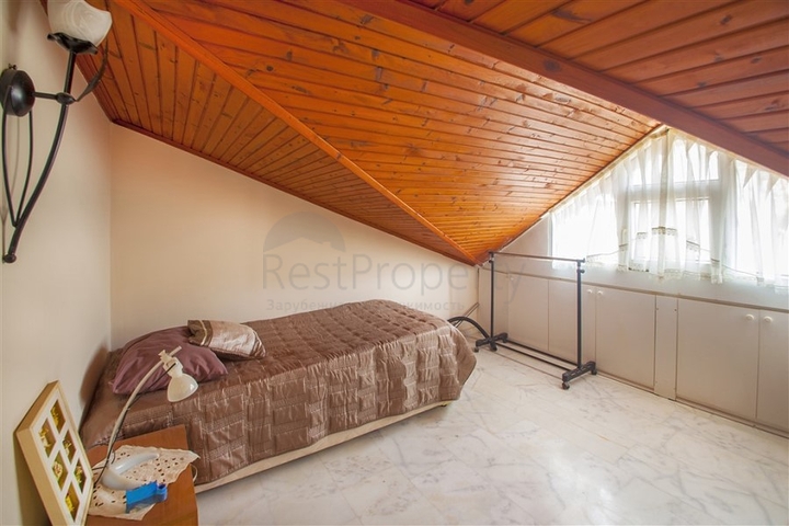 فيلا واسعة في الانيا بسعر ممتاز 