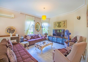 فيلا واسعة في الانيا بسعر ممتاز 