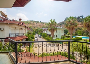 فيلا واسعة في الانيا بسعر ممتاز 