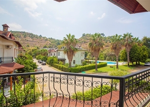 فيلا واسعة في الانيا بسعر ممتاز 