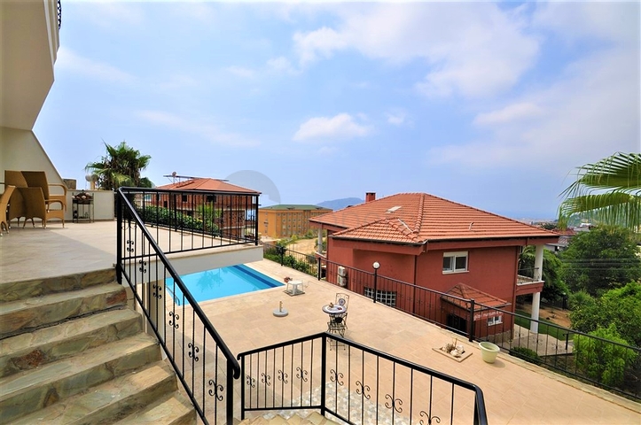 فيلا مفروشة - تصميم ثلاث غرف وصالة في جيكجلي / الانيا 