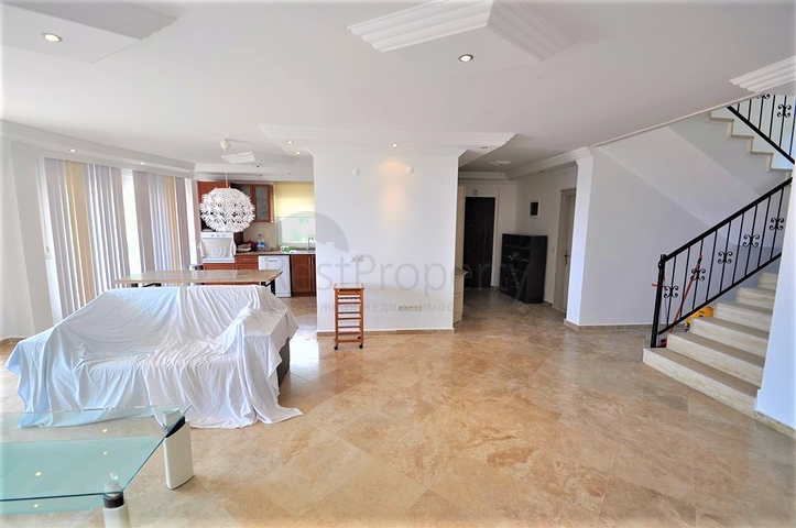 فيلا مفروشة - تصميم ثلاث غرف وصالة في جيكجلي / الانيا 