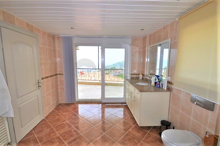 فيلا مفروشة - تصميم ثلاث غرف وصالة في جيكجلي / الانيا 