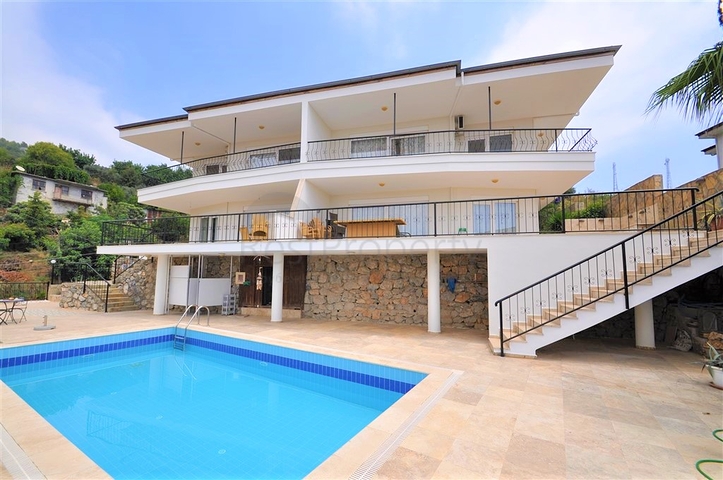 فيلا مفروشة - تصميم ثلاث غرف وصالة في جيكجلي / الانيا 