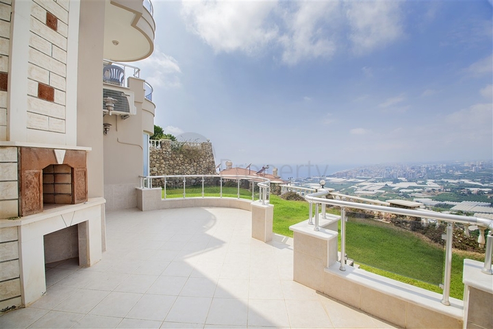 فيلا مستقلة مع تراس واسع واطلالة بحر ساحرة في كارجي جاك / الانيا 