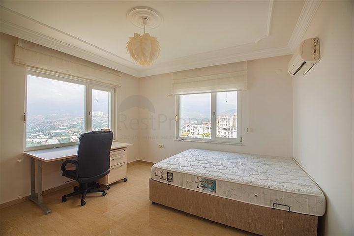 فيلا مستقلة مع تراس واسع واطلالة بحر ساحرة في كارجي جاك / الانيا 