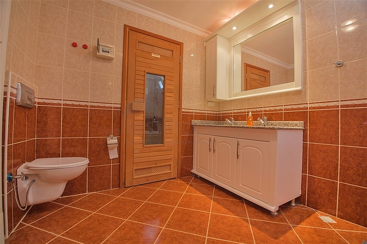 فيلا مستقلة مع تراس واسع واطلالة بحر ساحرة في كارجي جاك / الانيا 