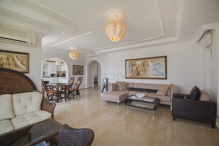 فيلا مستقلة مع تراس واسع واطلالة بحر ساحرة في كارجي جاك / الانيا 