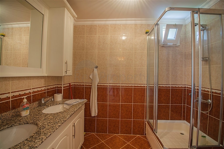 فيلا مستقلة مع تراس واسع واطلالة بحر ساحرة في كارجي جاك / الانيا 