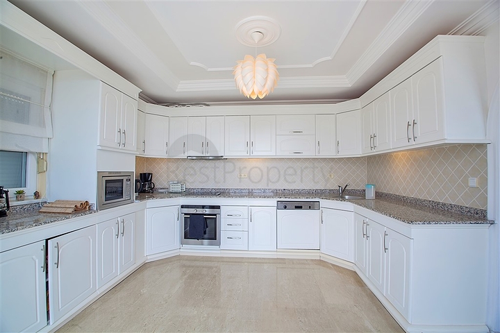 فيلا مستقلة مع تراس واسع واطلالة بحر ساحرة في كارجي جاك / الانيا 