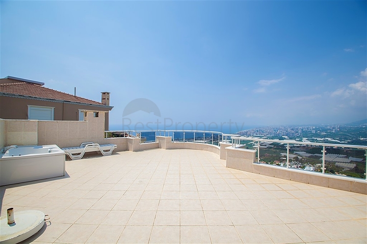 فيلا مستقلة مع تراس واسع واطلالة بحر ساحرة في كارجي جاك / الانيا 