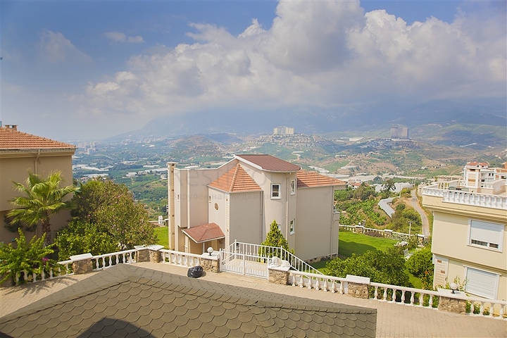 فيلا مستقلة مع تراس واسع واطلالة بحر ساحرة في كارجي جاك / الانيا 