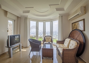 فيلا مستقلة مع تراس واسع واطلالة بحر ساحرة في كارجي جاك / الانيا 