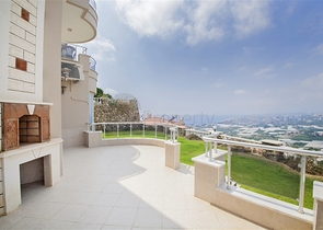 فيلا مستقلة مع تراس واسع واطلالة بحر ساحرة في كارجي جاك / الانيا 