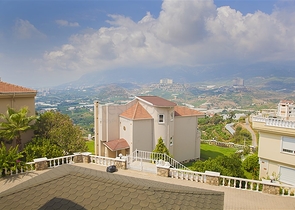 فيلا مستقلة مع تراس واسع واطلالة بحر ساحرة في كارجي جاك / الانيا 