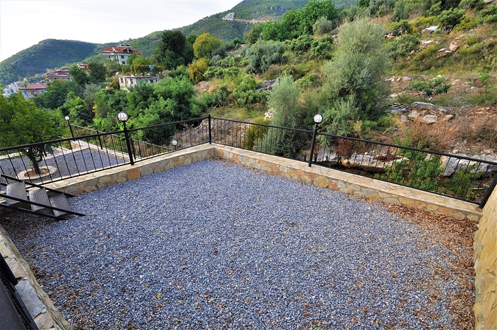 اطلالة بحر وقلعة  فيلا مع مسبح خاص في الانيا 