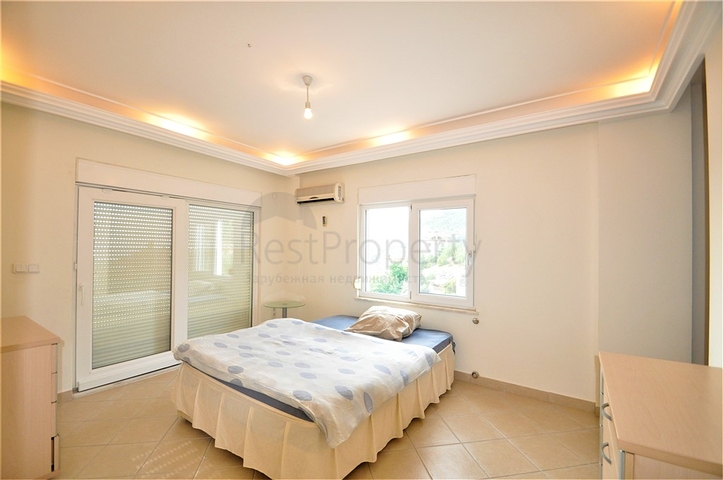 اطلالة بحر وقلعة  فيلا مع مسبح خاص في الانيا 