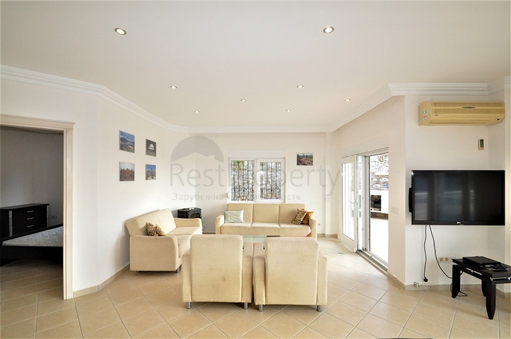 اطلالة بحر وقلعة  فيلا مع مسبح خاص في الانيا 