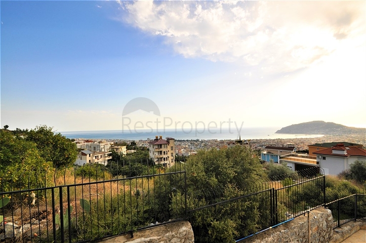 اطلالة بحر وقلعة  فيلا مع مسبح خاص في الانيا 