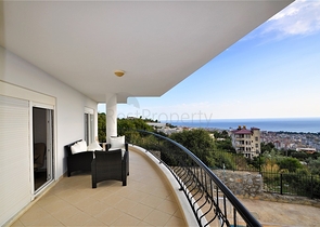 اطلالة بحر وقلعة  فيلا مع مسبح خاص في الانيا 