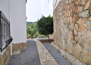 اطلالة بحر وقلعة  فيلا مع مسبح خاص في الانيا 