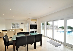 اطلالة بحر وقلعة  فيلا مع مسبح خاص في الانيا 