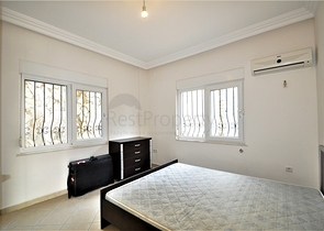 اطلالة بحر وقلعة  فيلا مع مسبح خاص في الانيا 