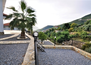 اطلالة بحر وقلعة  فيلا مع مسبح خاص في الانيا 