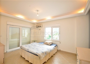 اطلالة بحر وقلعة  فيلا مع مسبح خاص في الانيا 