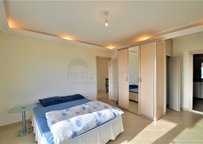 اطلالة بحر وقلعة  فيلا مع مسبح خاص في الانيا 