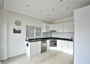 اطلالة بحر وقلعة  فيلا مع مسبح خاص في الانيا 